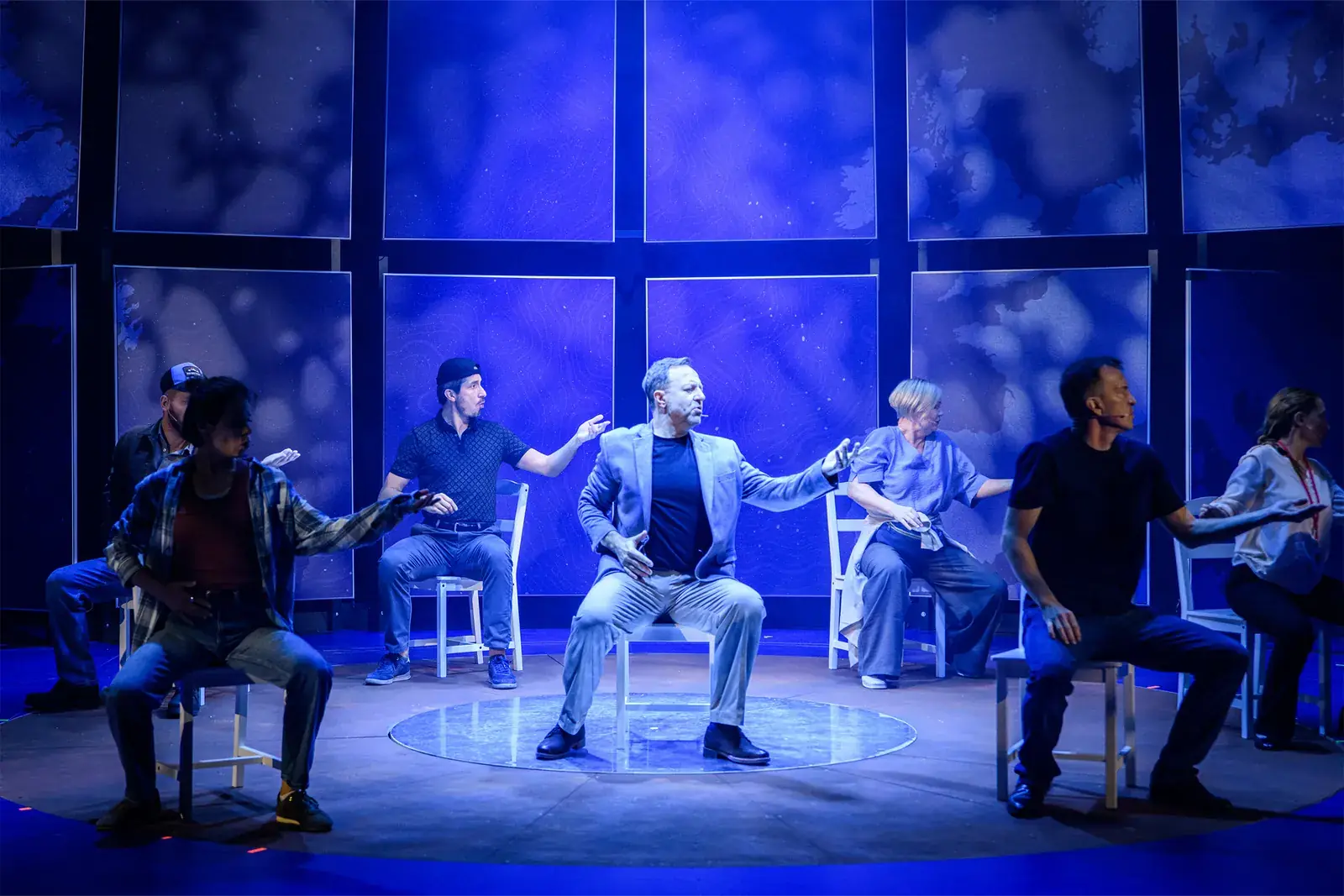 Obsada musicalu Come From Away na scenie - zdjęcie 3