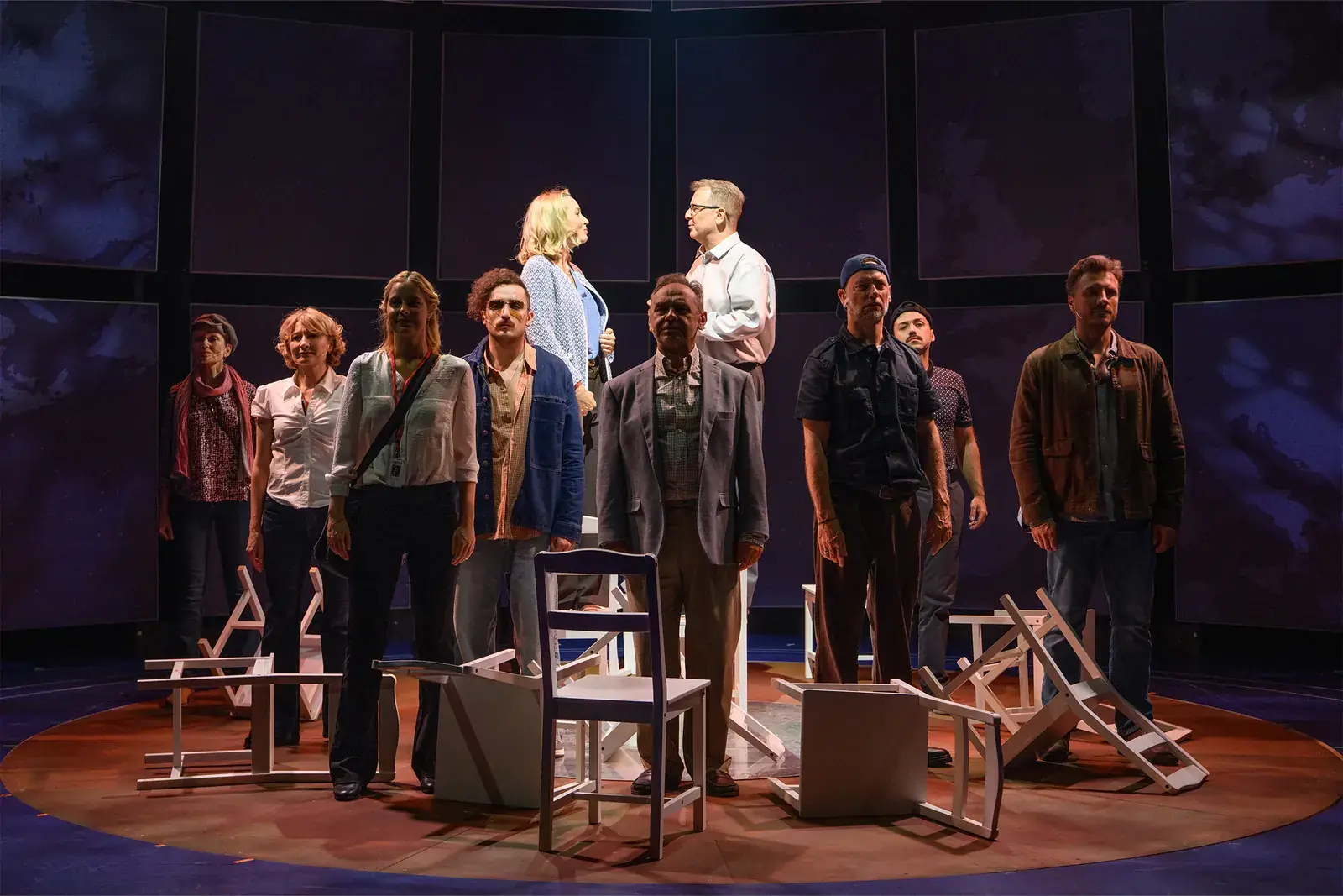 Obsada musicalu Come From Away na scenie - zdjęcie 23